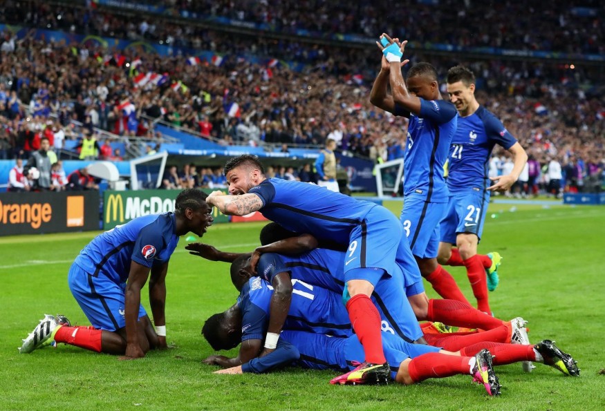 Euro 2016 : Les stars sautent de joie pour les Bleus !