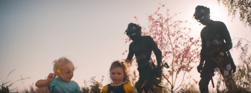 Christina Aguilera dévoile le clip de sa chanson «Fall in Line»!