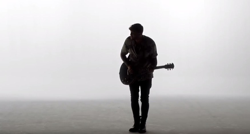 James Arthur : découvrez le clip de son titre «You deserve better» !