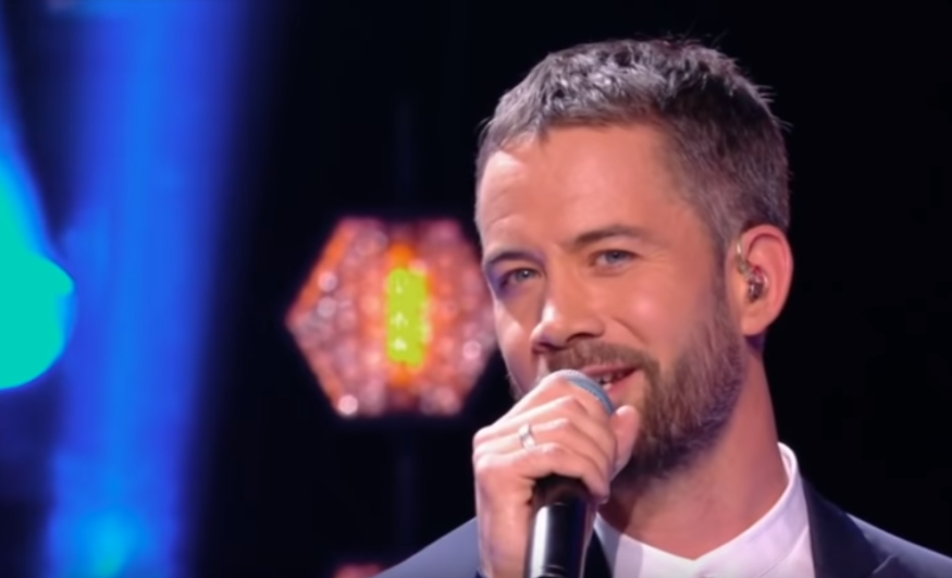 Emmanuel Moire reprend avec émotion «Je te promets» de Johnny Hallyday