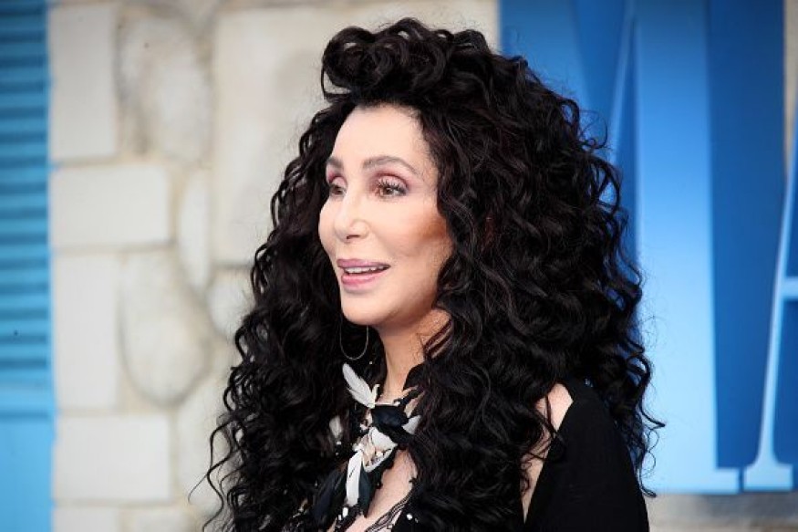 Cher dévoile sur Twitter un extrait de son prochain album de reprises.
