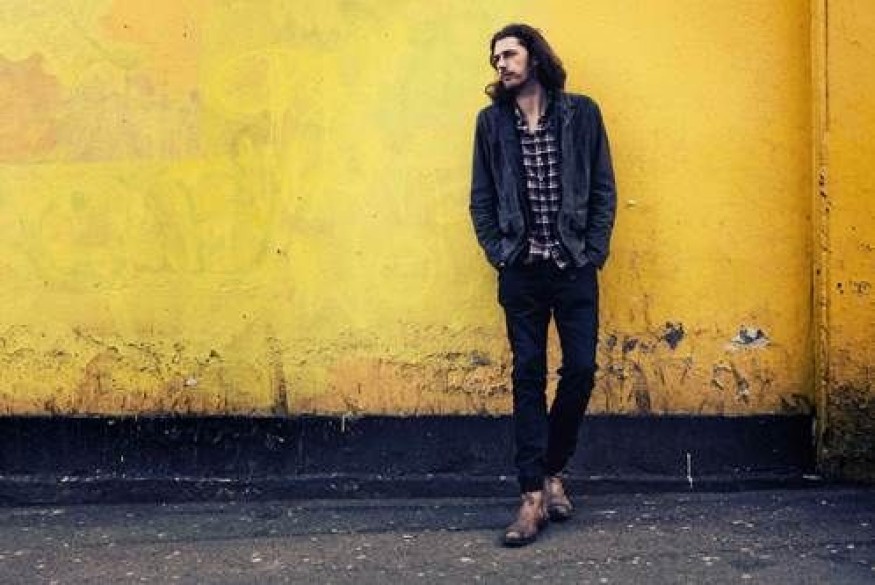 Le chanteur irlandais Hozier de retour, 4 ans après