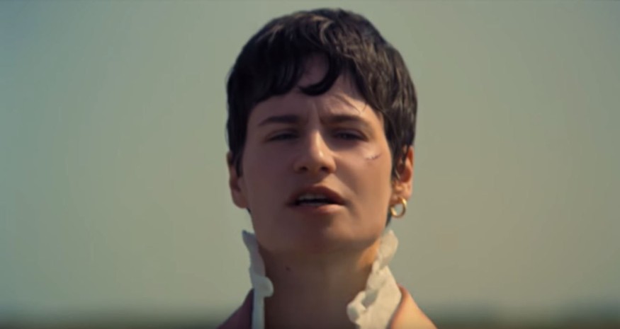 «La marcheuse», le dernier clip de Christine and the Queens enfin dévoilé