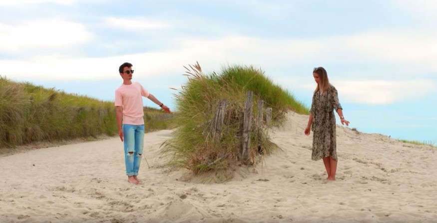 Co&Jane : découvrez leur titre «Les châteaux de sable»