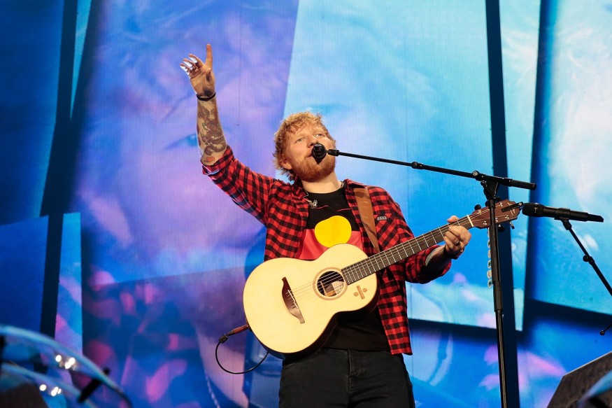 Ed Sheeran sort sa propre collection de guitares
