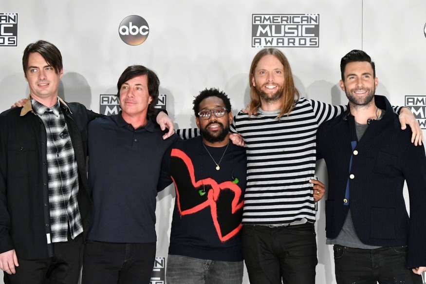 Maroon 5 dévoile les coulisses du show pour le Super Bowl !