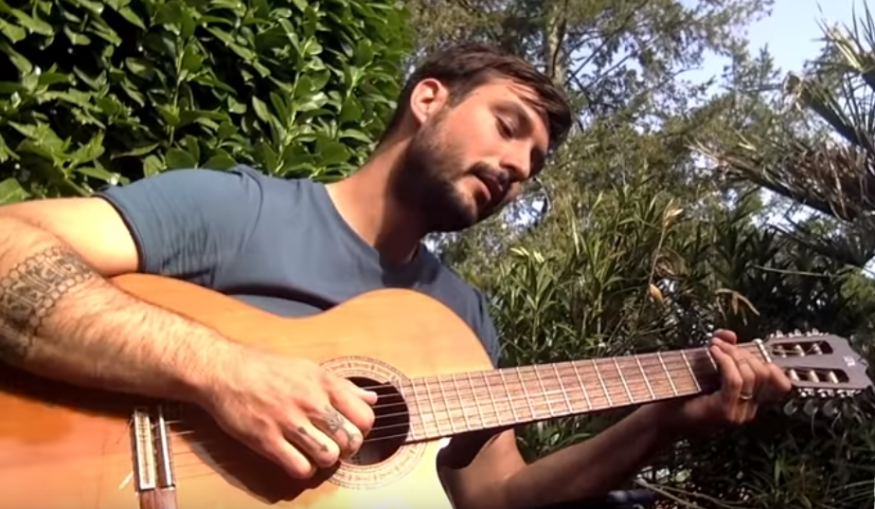 Le 12 octobre dernier, le chanteur avait dévoilé son premier album solo baptisé "Matriochka"