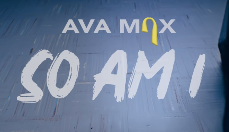 Ava Max dévoile le clip de sa chanson « So Am I »!