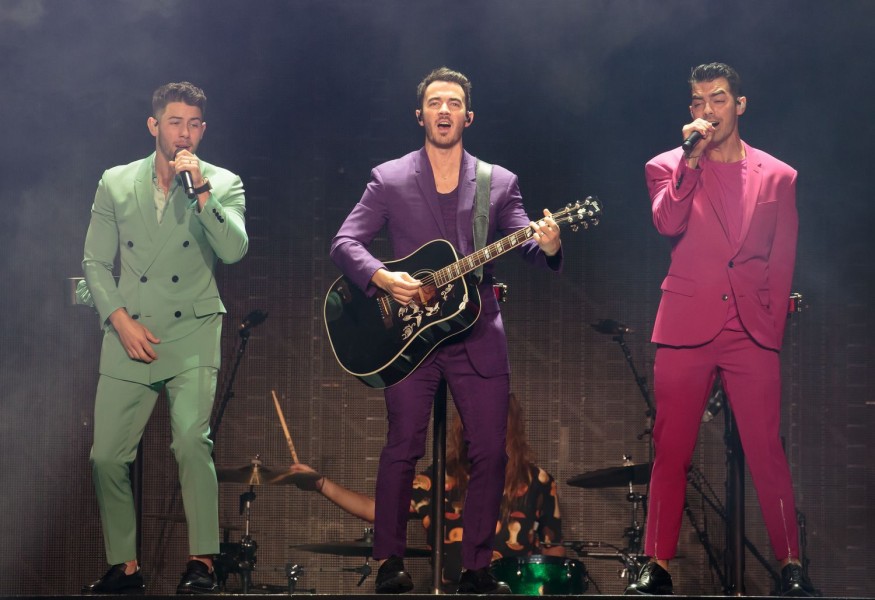 Les Jonas Brothers rendent hommage à la série « Friends »