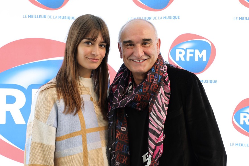 Découvrez l’interview de Clara Luciani au micro de Pascal Nègre