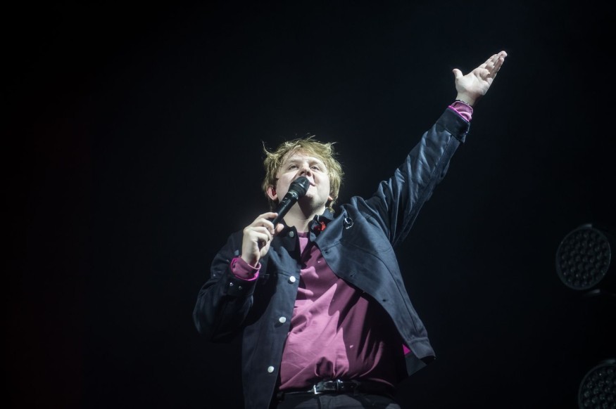 Lewis Capaldi mise sur le single « Before You Go »