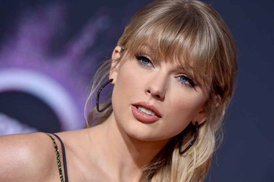 Taylor Swift dévoile une nouvelle version de sa chanson « Lover »