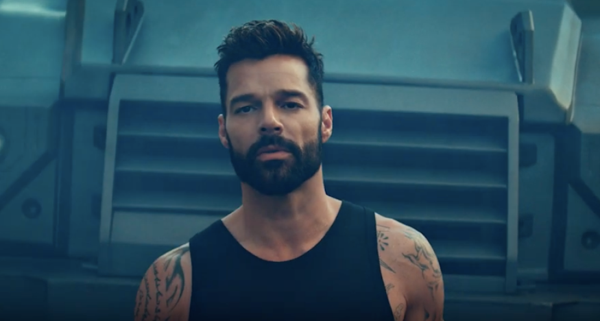 Ricky Martin: Découvrez sa nouvelle chanson « Tiburones »