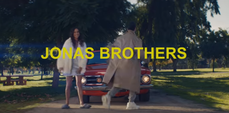 Jonas Brothers : Découvrez leur nouveau single « What A Man Gotta Do »