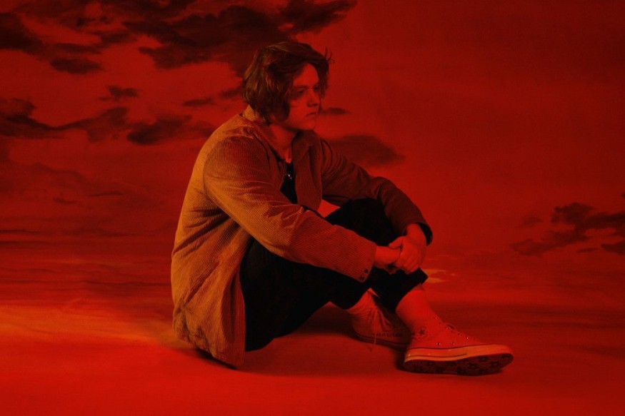 Lewis Capaldi dévoile le clip de son nouveau single «Before You Go»