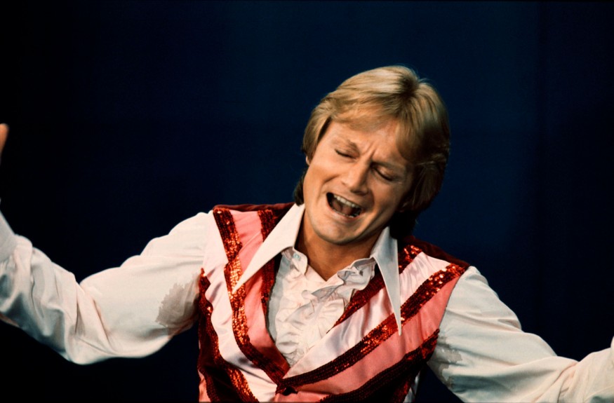 Claude François: Une parodie diffusée par la police belge pour encourager au confinement!