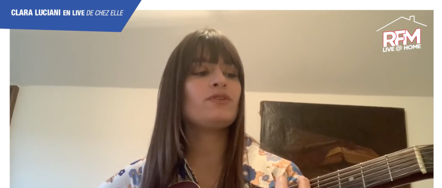 RFM Live @ Home : Clara Luciani interprète «Ma Soeur» et «La Grenade» de chez elle !