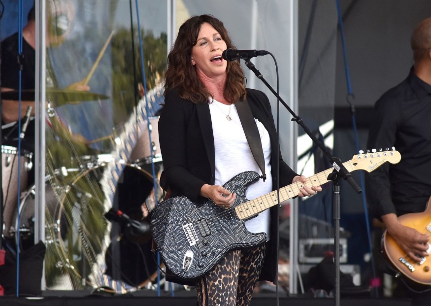 Alanis Morissette sortira la version deluxe de son album «Jagged Little Pill» le 26 juin