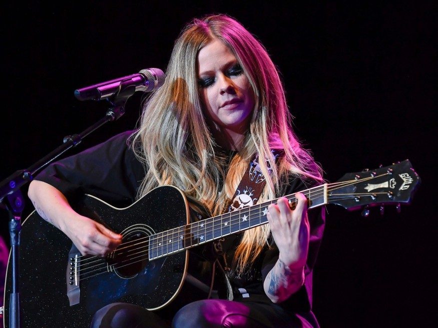 Avril Lavigne: Découvrez le clip de « We Are Worriors »