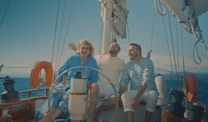 Trois Cafés Gourmands présente leur nouveau clip et nouveau single «Comme des Enfants»