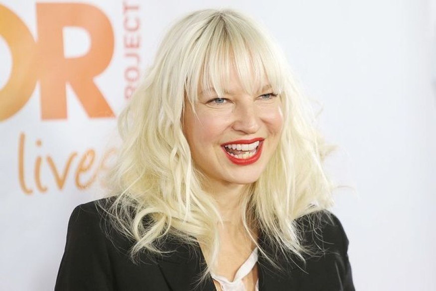Sia : Découvrez son premier live pour son nouveau single « Together »