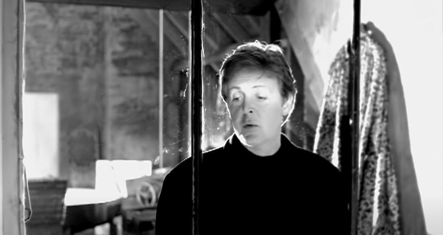 Paul McCartney: son nouvel album «Flaming Pie» est disponible !