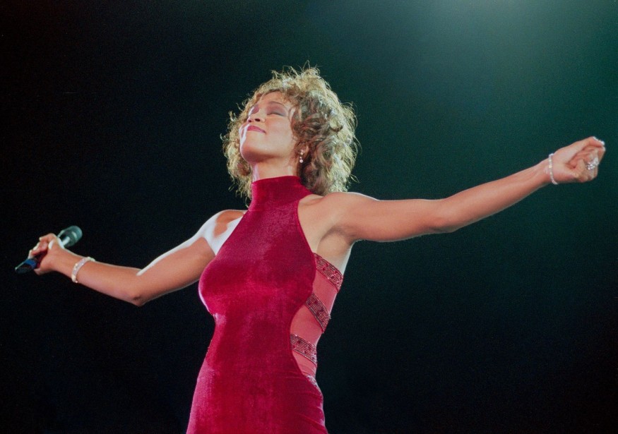 Whitney Houston: un nouveau clip dévoilé à l'occasion des 35 ans de son premier album