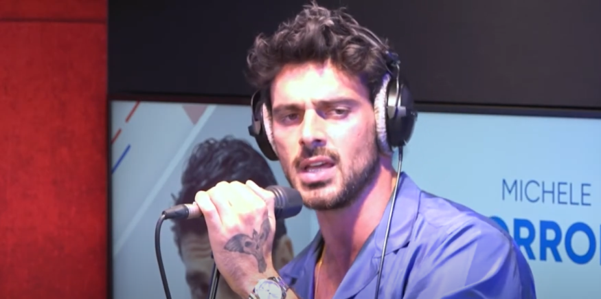 Michele Morrone interprète son tube «Hard For Me» sur RFM