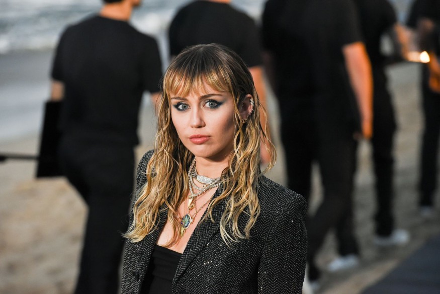 Miley Cyrus dévoile son single « Midnight Sky »