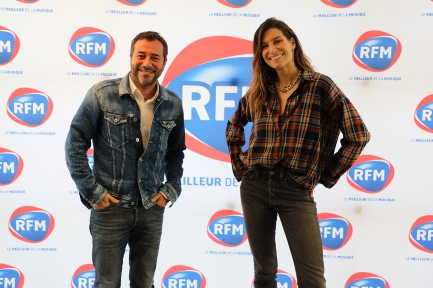 Découvrez l'interview de Laury Thilleman au micro de Bernard Montiel