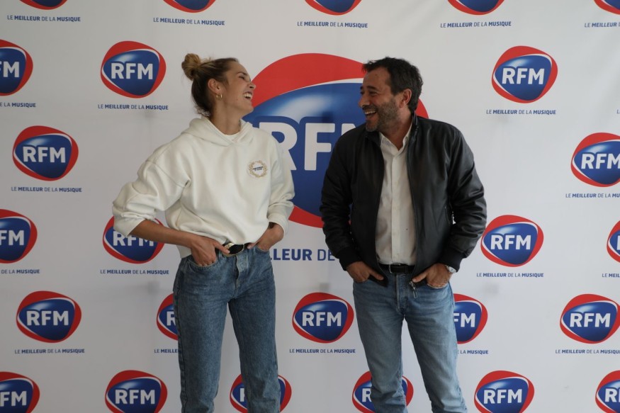 Découvrez l'interview de Camille Lou au micro de Bernard Montiel sur RFM !