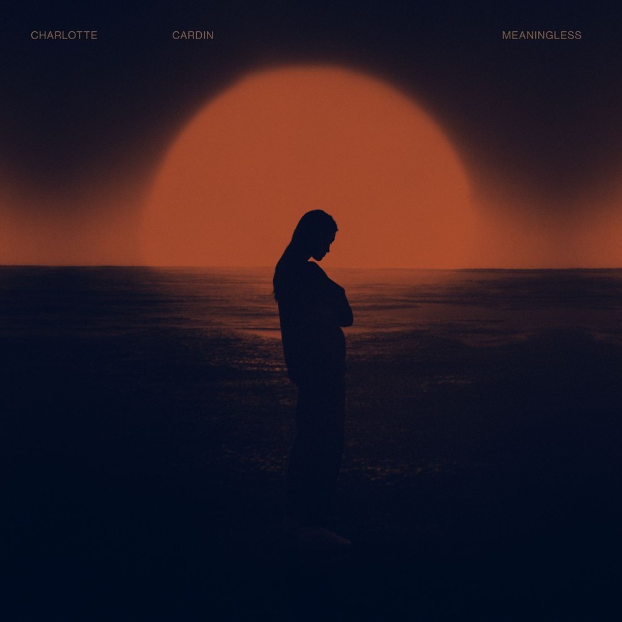 Charlotte Cardin sort son troisième single «Meaningless» !