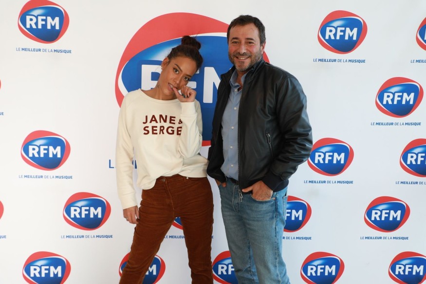 Découvrez l'interview d'Amel Bent au micro de Bernard Montiel !