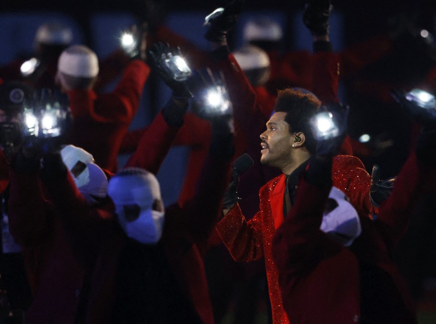 Super Bowl 2021 : revivez la grande performance de The Weeknd !
