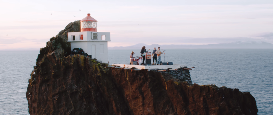 Kaleo interprète « Break My Baby » sur des falaises Islandaises !