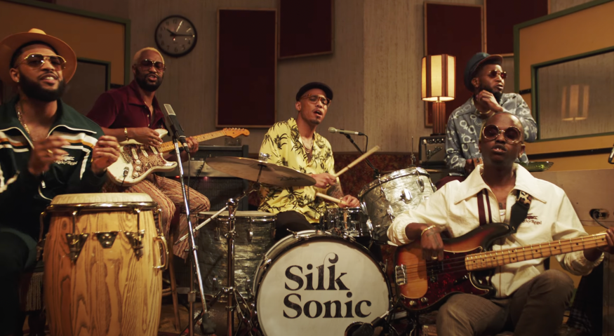 Bruno Mars & Anderson .Paak : découvrez «Leave The Door Open»