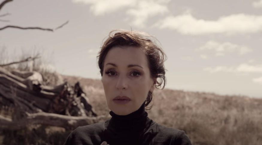 Tina Arena dévoile son nouveau single «Church» !