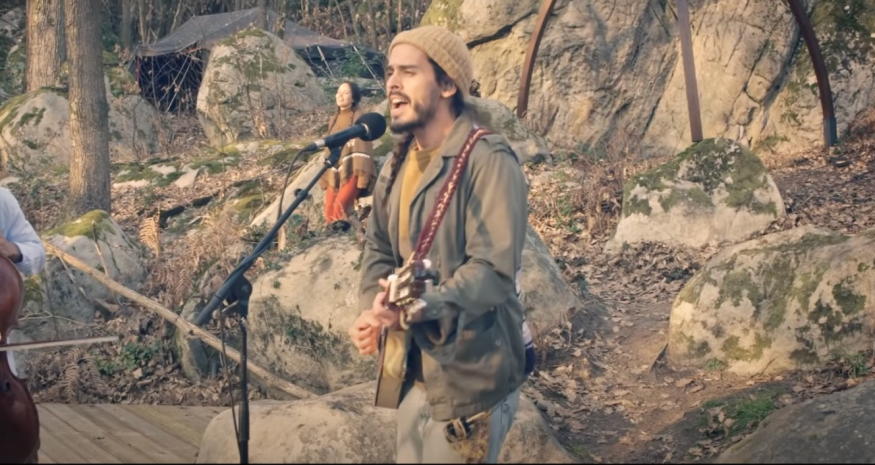Flo Delevaga dévoile une session live de son «Nous Deux»
