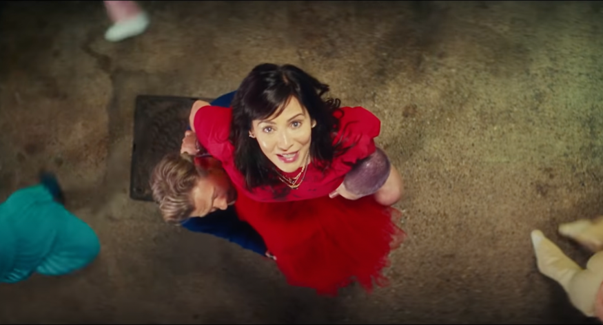 Natalie Imbruglia révèle le single «Build It Better» et annonce la sortie d'un nouvel album