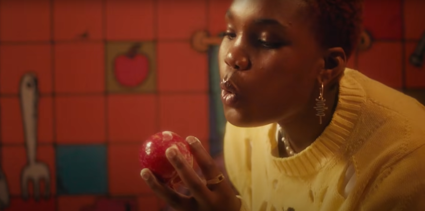 Arlo Parks : Découvrez le clip de son single « Too Good »