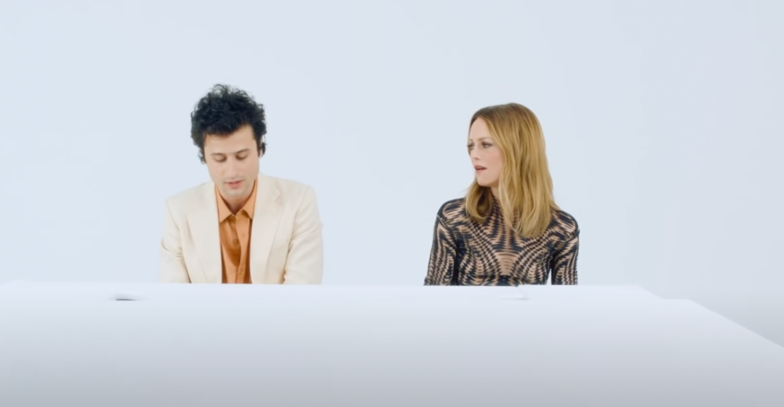 Adrien Gallo invite Vanessa Paradis dans le clip «Les Clochettes de Mai»