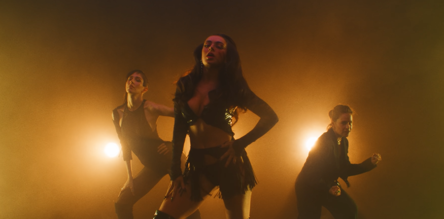 Christine and the Queens, Charli XCX et Caroline Polachek : « New Shapes » le clip ultra dansant !