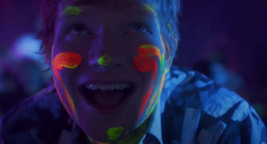 Découvrez le dernier clip d’Ed Sheeran pour « Overpass Graffiti »