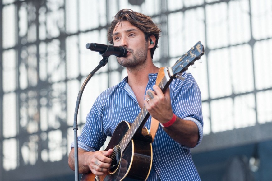 Jérémy Frerot: découvrez son nouveau single  «A la vie qu’on mène»
