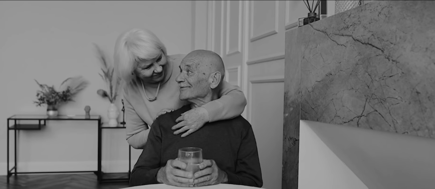Pascal Obispo célèbre l'amour dans son clip « De nous »