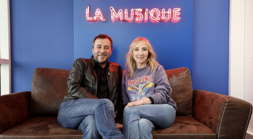 Découvrez l'interview d'Audrey Lamy au micro de Bernard Montiel !
