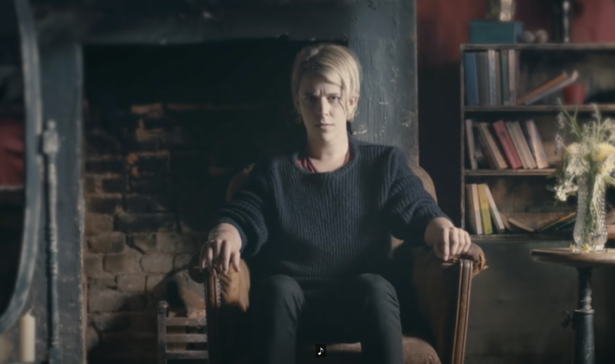 Tom Odell interpréte « Another Love » pour les réfugiés ukrainiens