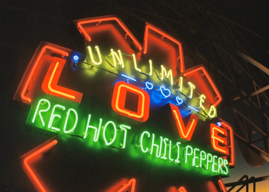 Red Hot Chili Peppers dévoile un nouvel inédit: « Poster Child »