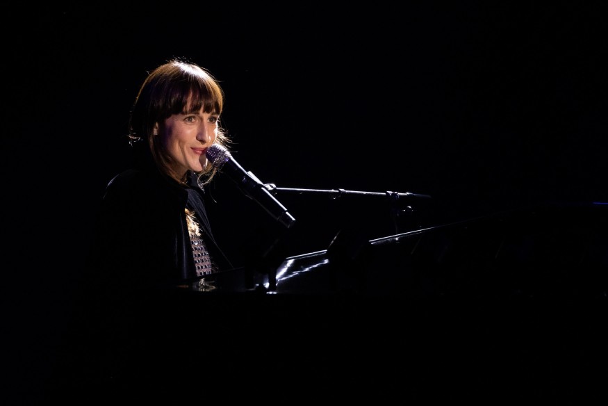 Juliette Armanet révèle les secrets de tournage pour son clip « Le dernier jour du disco »