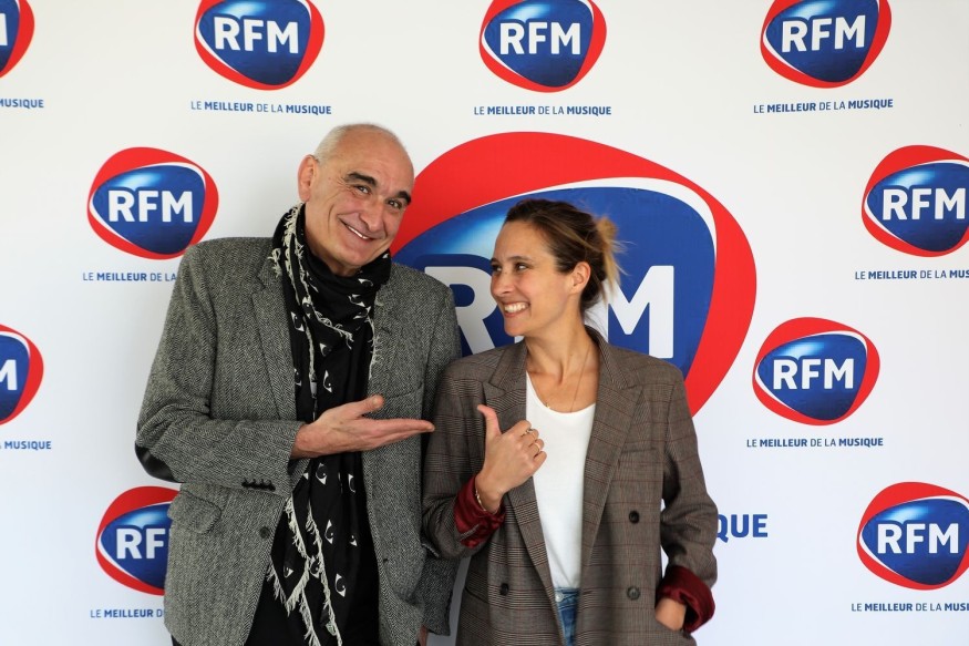 Découvrez l'interview de Julie De Bona au micro de Pascal Nègre